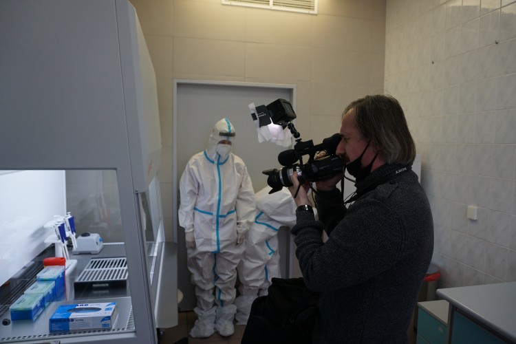 Otwarcie laboratorium do testów na koronawirusa w obiektywie TV Powiat