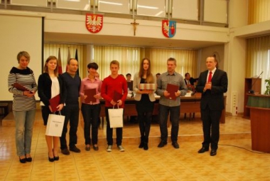 Wręczenie Nagrody  Starosty Chrzanowskiego  dla uczniów szkół  ponadgimnazjalnych za rok szkolny 2011/2012