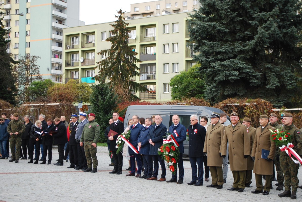 Delegacje na Placu Tysiąclecia 