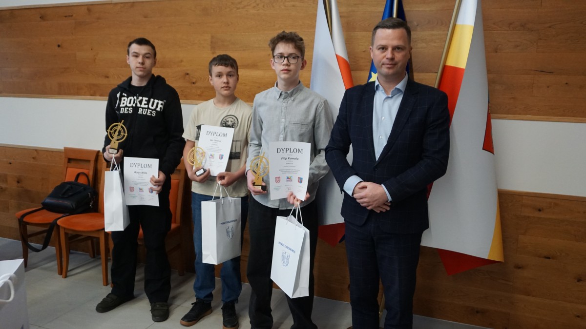 laureaci ze starostą