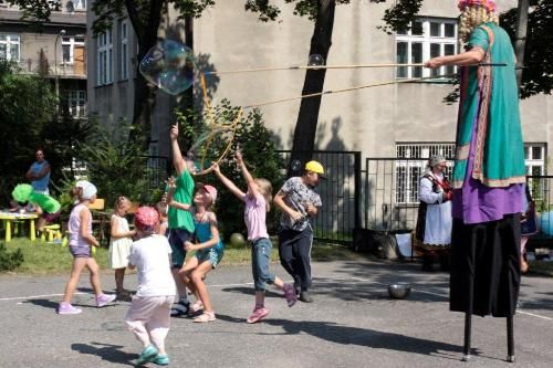 Rodziny zastępcze bawiły się na pikniku 