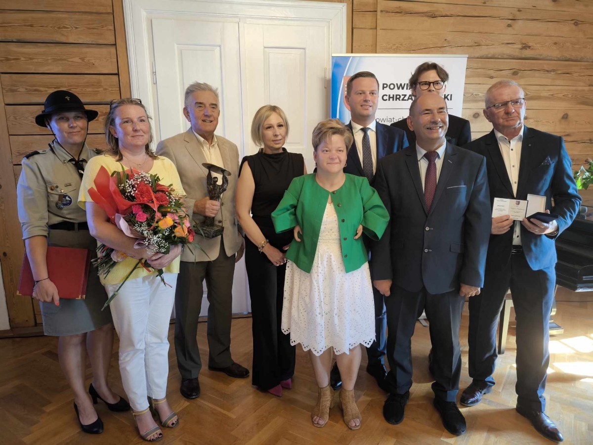 zdjęcie zbiorowe laureatow 