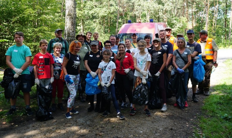 10-latka  pomysłodawczynią akcji sprzątania lasu 