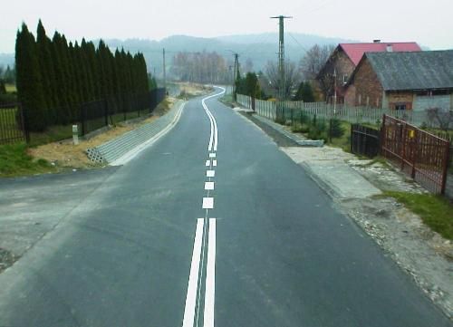 Przebudowano drogi powiatowe w Dulowej, Karniowicach i Psarach 