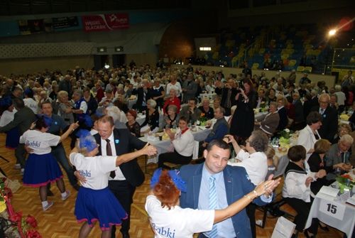 Wojciech Gąssowski zaśpiewał seniorom 