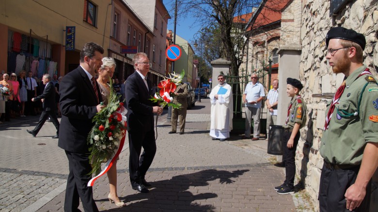 Oddali cześć Obrońcom  