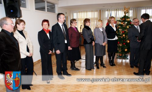 Długoletnich urzędników uhonorowano medalami