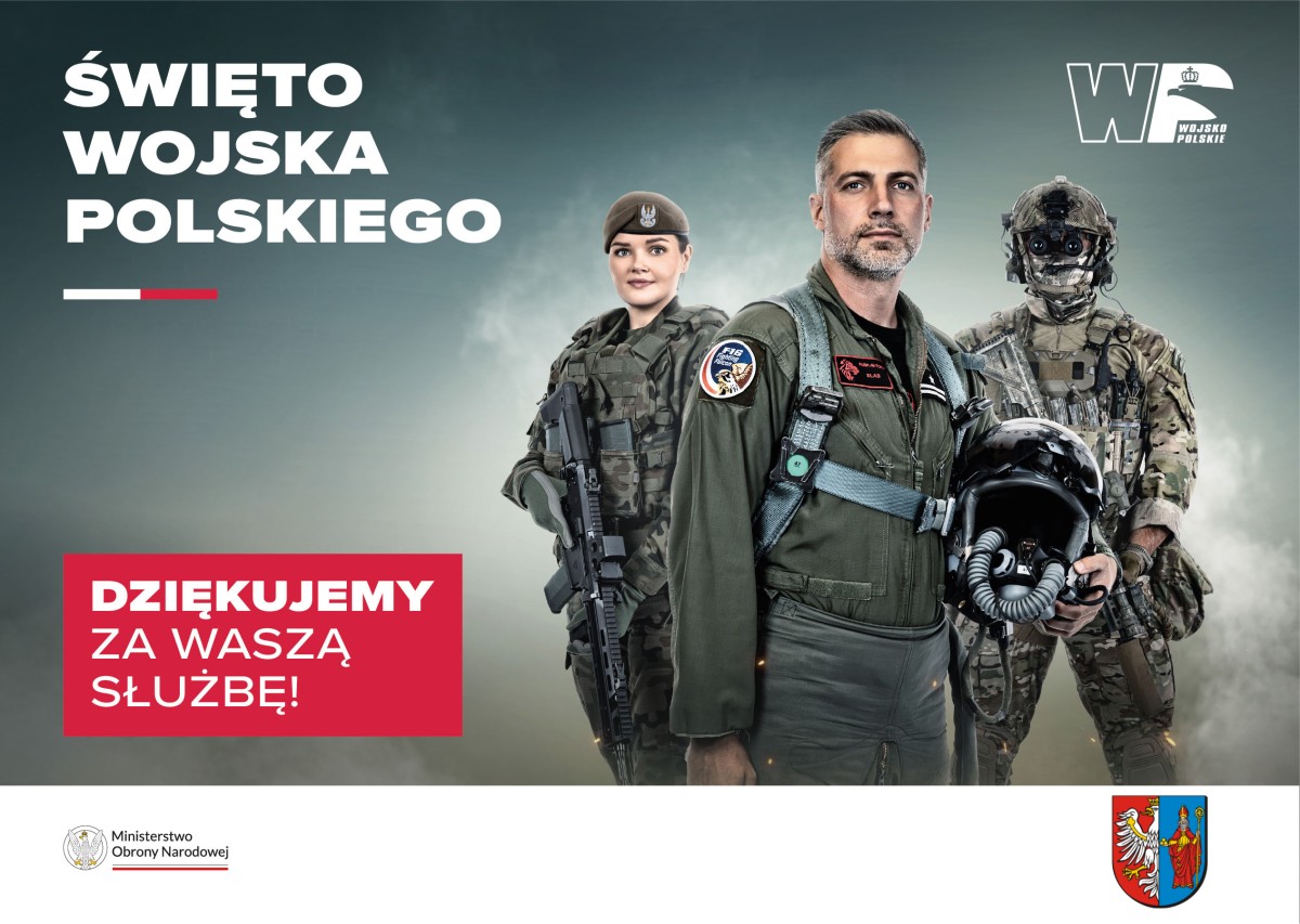 Zdjęcie trójki żołnierzy. W tle dym i szare tło. Wokół napisy i logotypy. 