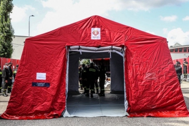 Małopolska Tarcza Antykryzysowa: 50 namiotów dla Ochotniczych Straży Pożarnych z regionu 