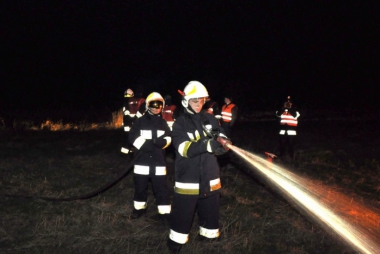 Nocne manewry służb ratowniczych w Jankowicach 