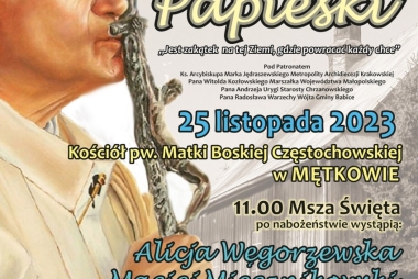 Papież Jan Paweł II całujący krzyż 