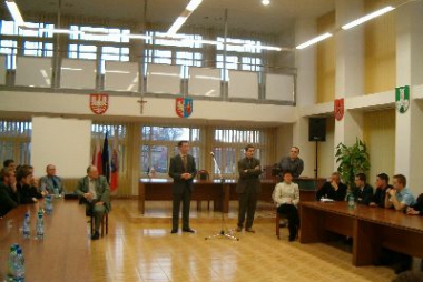 Debata pod nazwą: ,,Rozumienie demokracji oraz społeczeństwa, świadomość powinności obywatela wśród młodzieży&#8221;