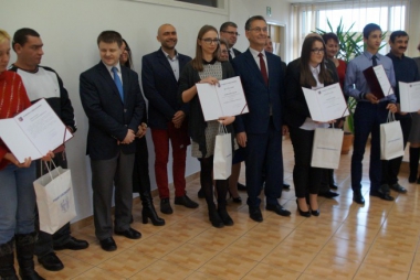 Starosta nagrodził uczniów za najlepsze wyniki w nauce, sporcie i w kulturze 