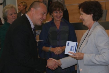 Seniorzy uwielbiają się uczyć 