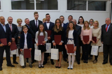 Sportowcy i ich trenerzy wyróżnieni przez starostę 
