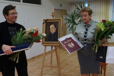 hm. Irena Piątek i  nieżyjący już ks. Wojciech Bryja kolejnymi Zasłużonymi dla Powiatu Chrzanowskiego