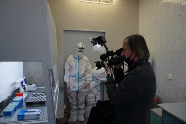 Otwarcie laboratorium do testów na koronawirusa w obiektywie TV Powiat