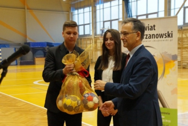 Powiat wyremontował libiąską halę sportową - zobacz film 