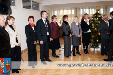 Długoletnich urzędników uhonorowano medalami