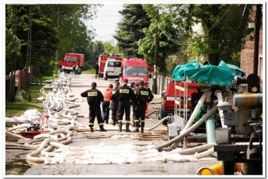 Drogi powiatowe zniszczone po powodzi