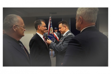Srebrny medal "Za zasługi dla Policji" dla starosty chrzanowskiego  
