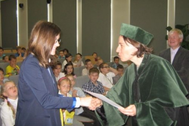 Ponad stu małych studentów ukończyło rok akademicki Małopolskiego Uniwersytetu dla Dzeici w Chrzanowie 