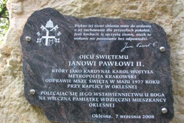Kolejny punkt oznakowany na  Szlaku Miejsc Papieskich na Ziemi Chrzanowskiej