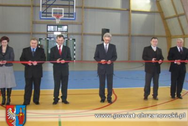Zespół Szkół Techniczno - Usługowych w Trzebini ma nową halę widowisko -sportową