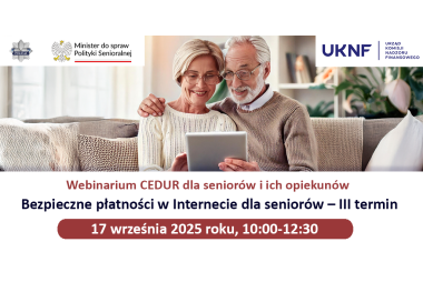 Seniorzy czytający, kobieta i mężczyzna w okulrach. 