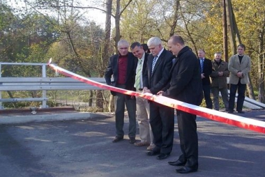 Od piątku otwarty jest nowy most drogowy przy Zalewie Skowronek