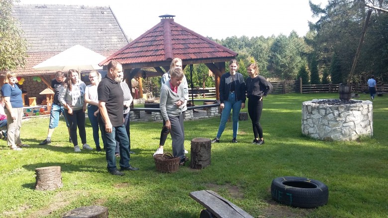 Uczniowie Staszica realizowali projekt badawczy z kołem naukowym AWF. Badali wpływ wolontariuszy na życie mieszkańców Powiatowego Domu Pomocy Społecznej w Płazie. 