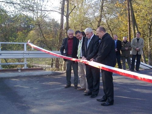 Od piątku otwarty jest nowy most drogowy przy Zalewie Skowronek